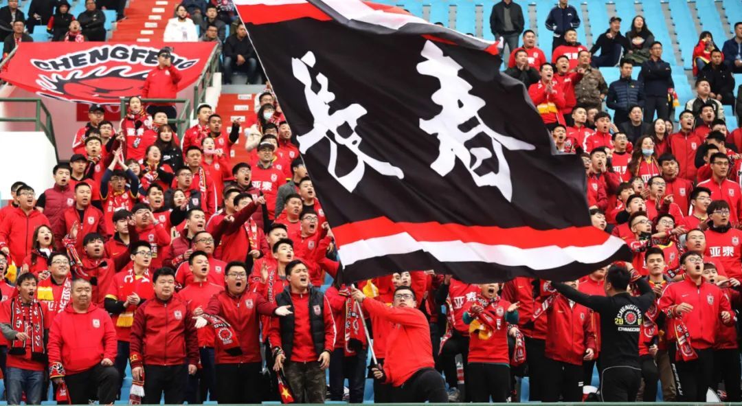 费德勒回归首秀大放异彩，哈登主场球迷高呼名字-开云体育下载